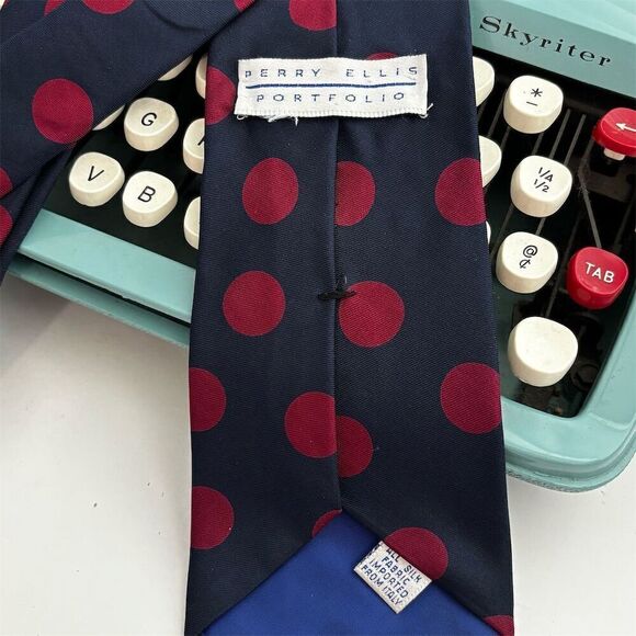 Perry Ellis Men's Silk Tie Black with Red Polka Dots Classic Width - Picture 2 of 3